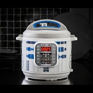 Brand new R2D2 Williams Sonoma instant pot 6qt